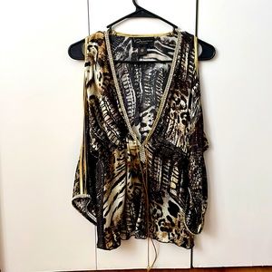 Baccio Couture-shirt with rinestone v neck, never worn size small, light fabric